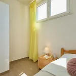 Apartment D&l *